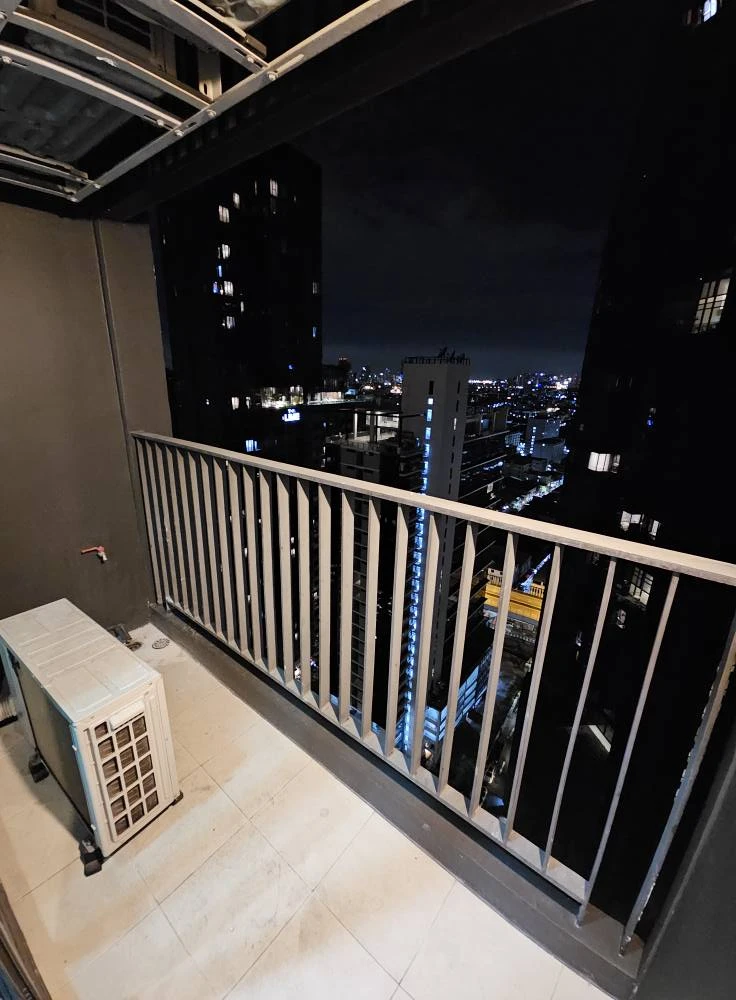 For sale: Life Asoke-Rama 9, north-facing room, good location, lots of usable space, complete amenities, reserve now!