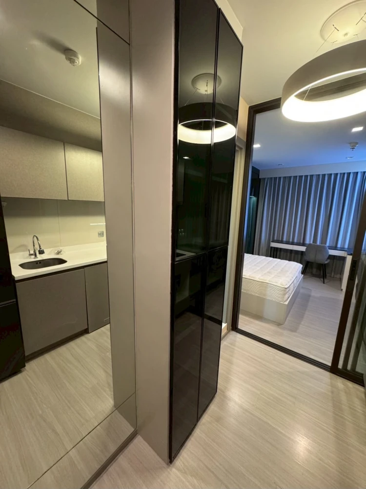 Life Asoke Rama 9 condo for sale. Ready to move in, fully furnished, high floor. Book now!