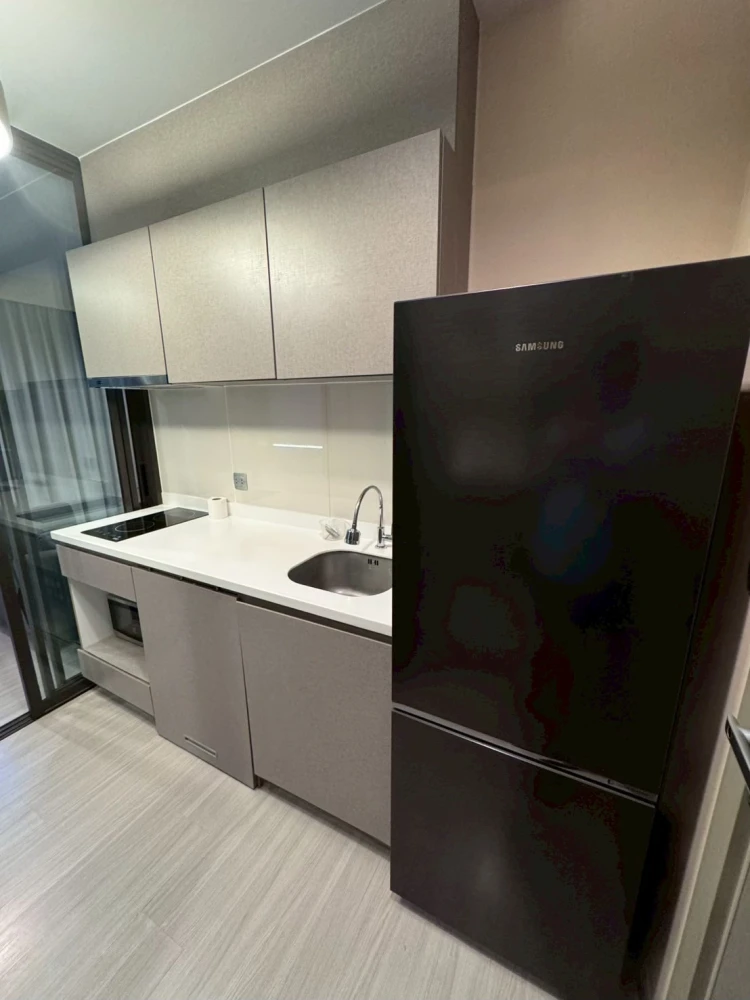 Life Asoke Rama 9 condo for sale. Ready to move in, fully furnished, high floor. Book now!