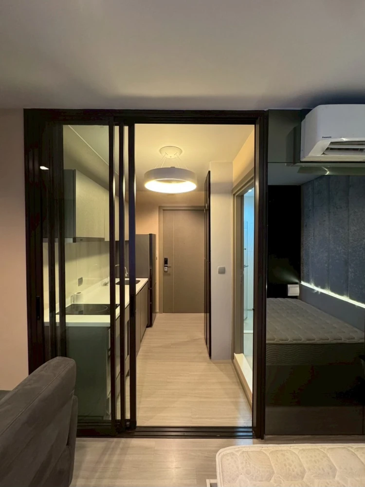 Life Asoke Rama 9 condo for sale. Ready to move in, fully furnished, high floor. Book now!
