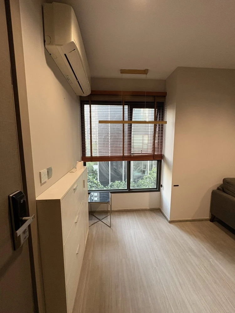 Selling a corner unit at Life Asoke-Rama 9, offering privacy and ample living space. Features high-quality built-in furniture. Don't miss out!