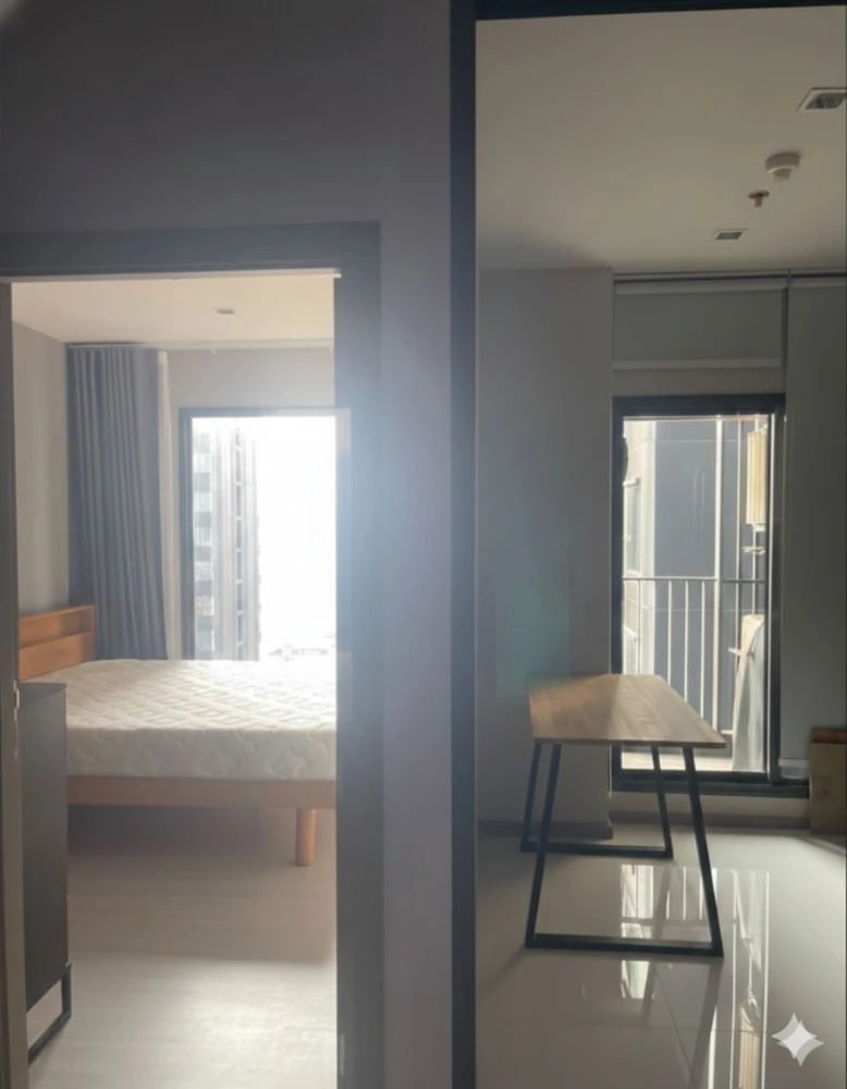 Selling Life Asoke-Rama 9 condo, 38th floor. Very high floor, excellent ventilation. Fully furnished with appliances. Don't miss out!