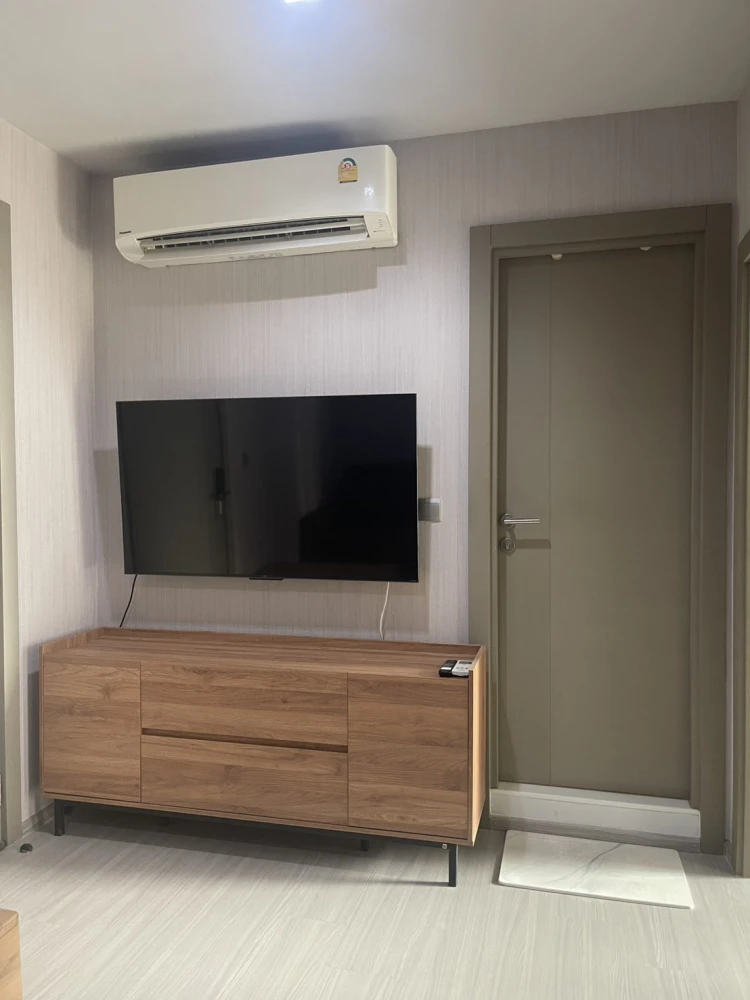Selling Life Asoke-Rama 9 condo, 38th floor. Very high floor, excellent ventilation. Fully furnished with appliances. Don't miss out!