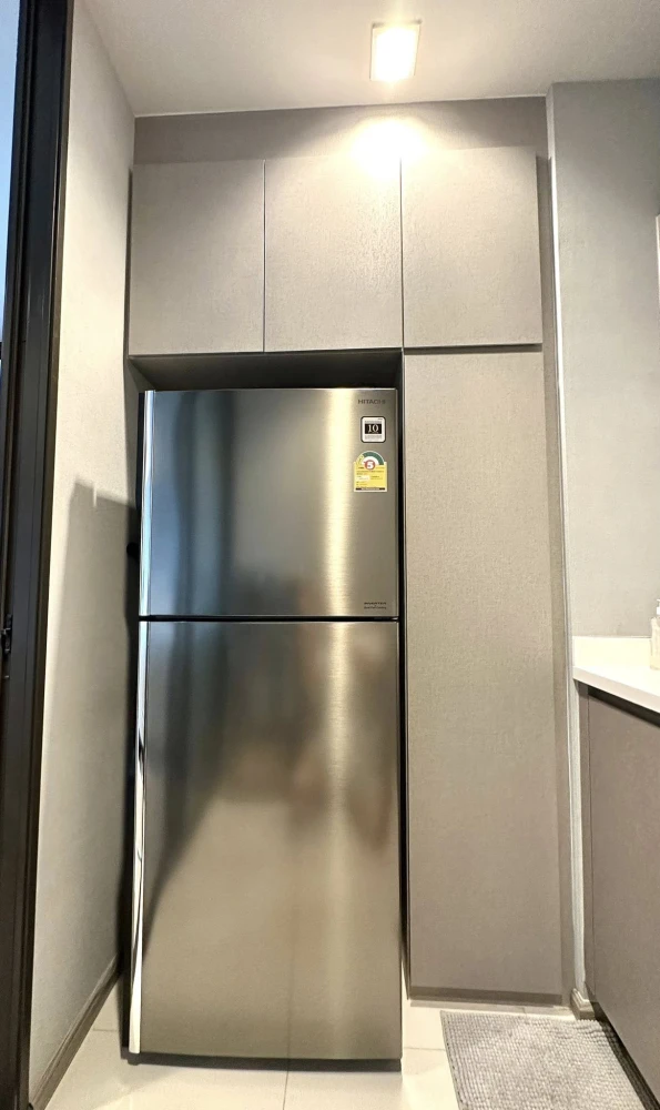 Selling Life Asoke-Rama 9 unit.Beautifully decorated with a stunning color scheme and high-quality built-in furniture.Amazing high-floor views.Booknow