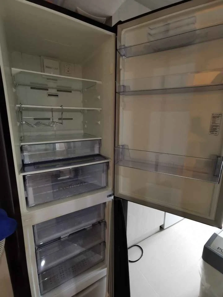 Life Asoke for sale, 20th floor, garden view, fully decorated room. The bed was extremely comfortable. Hurry and reserve it quickly.