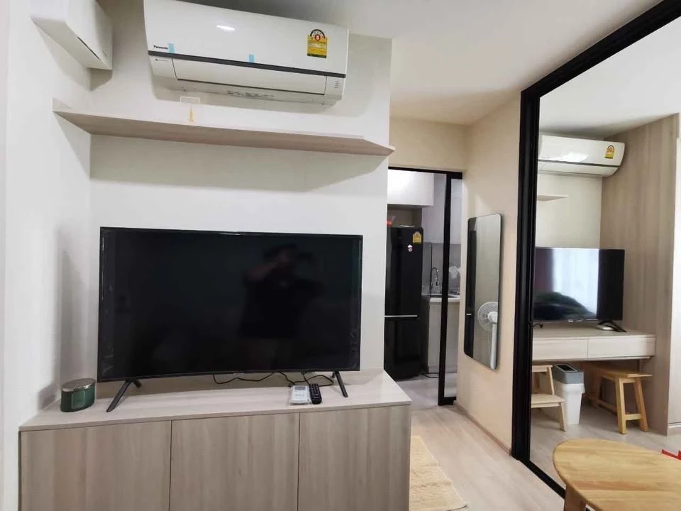 Life Asoke for sale, 20th floor, garden view, fully decorated room. The bed was extremely comfortable. Hurry and reserve it quickly.