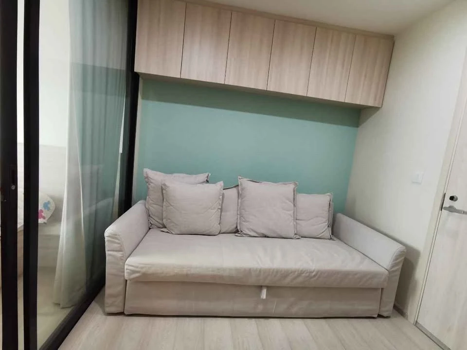 Life Asoke for sale, 20th floor, garden view, fully decorated room. The bed was extremely comfortable. Hurry and reserve it quickly.