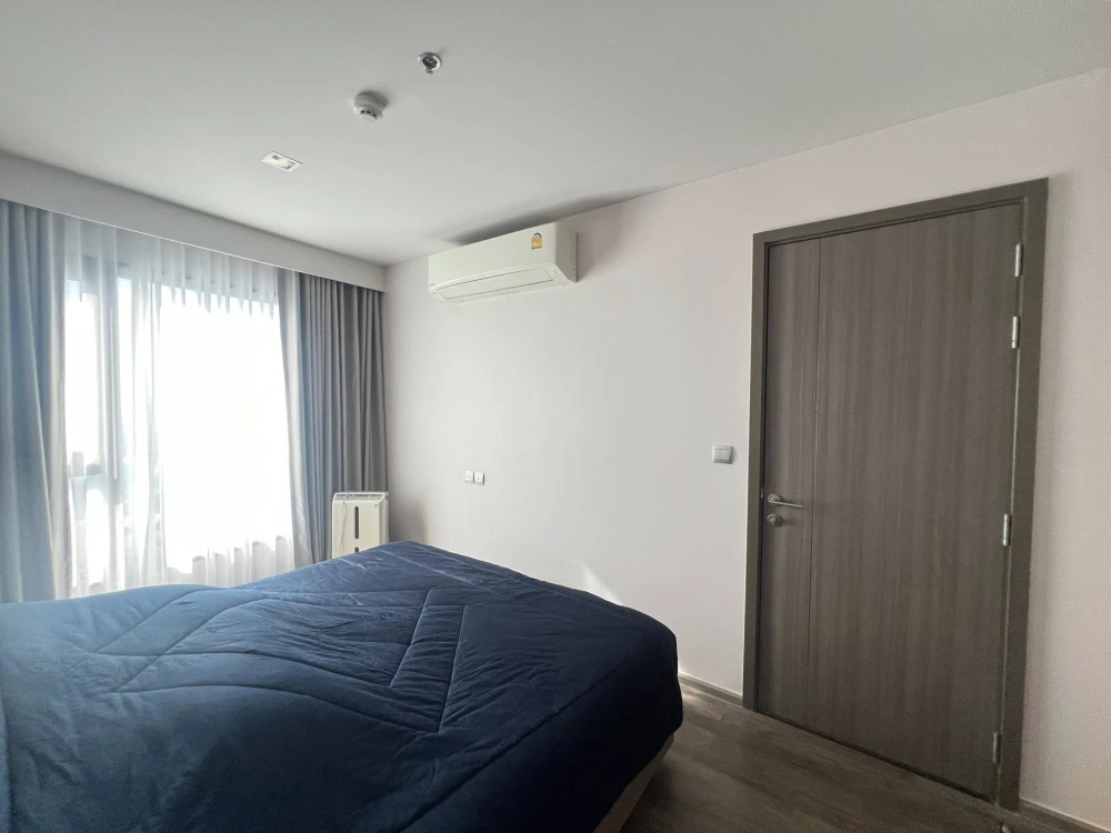For sale: Life Ladprao Valley, corner unit with privacy, plenty of usable space, beautiful view from high floor. Don't miss out!