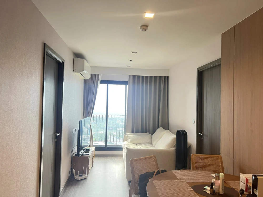 For sale: Life Ladprao Valley, corner unit with privacy, plenty of usable space, beautiful view from high floor. Don't miss out!