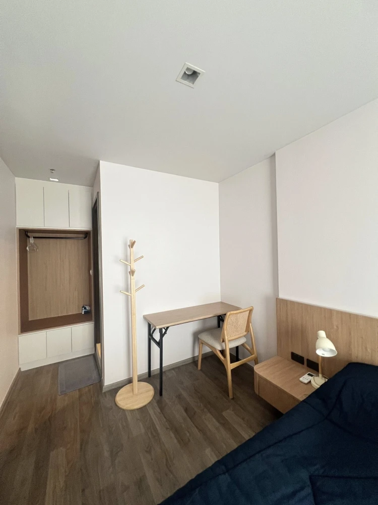 For sale: Life Ladprao Valley, corner unit with privacy, plenty of usable space, beautiful view from high floor. Don't miss out!