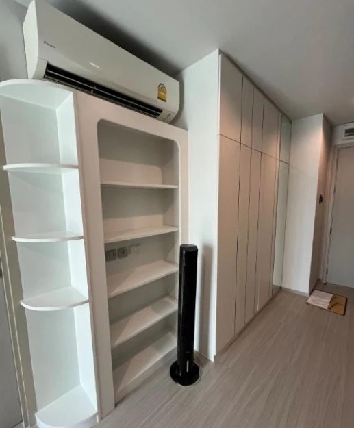 For sale: Life Ladprao, 14th floor, corner room, glass all around, fully furnished, ready to move in, reserve now, urgent!