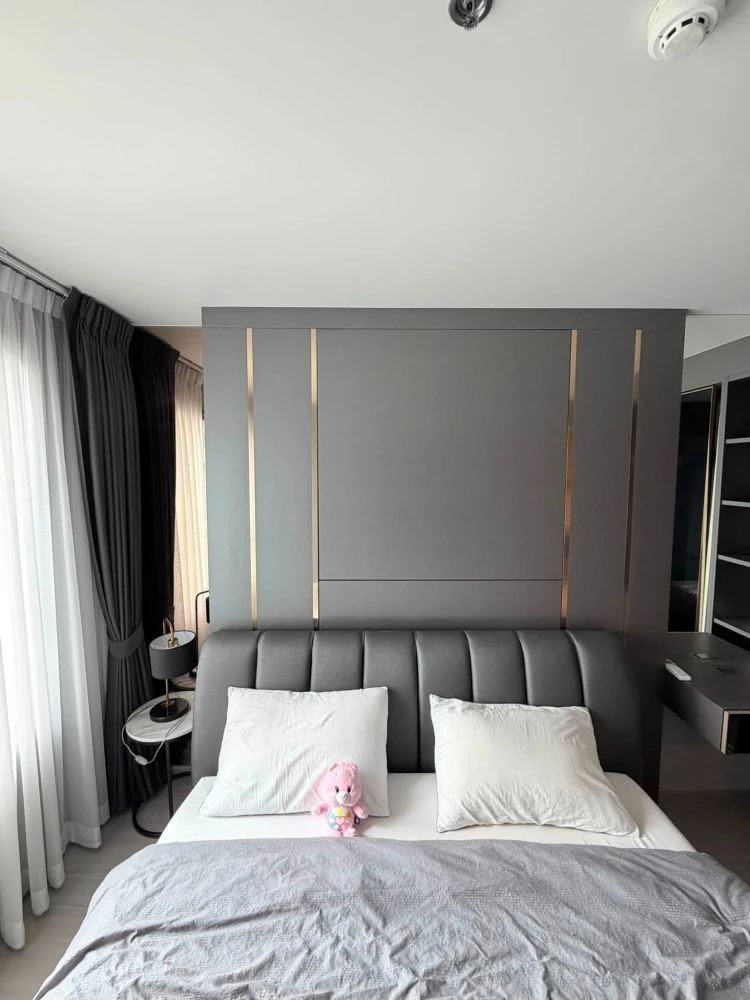 Selling Life Ladprao condo, beautifully decorated, fully furnished, in a prime location. Don't miss out!