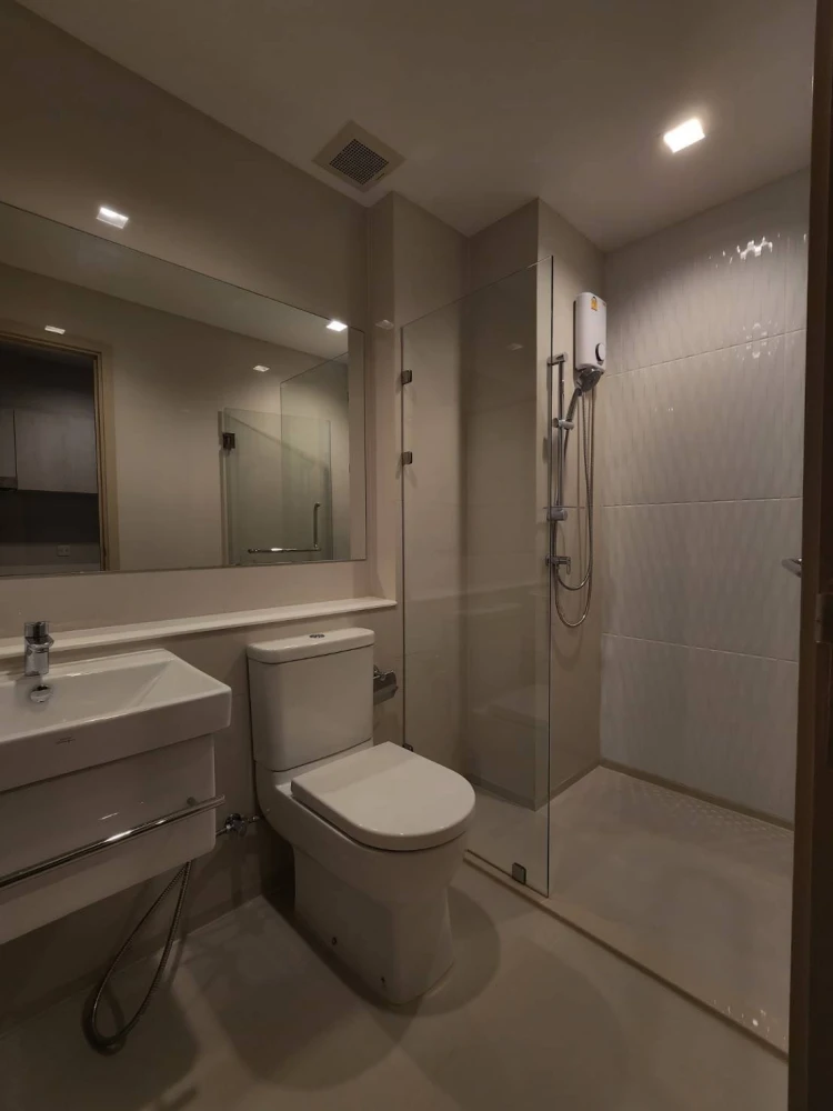 For sale: Life One Wireless Studio, very high floor (34th floor), fully furnished, just bring your own furniture and move in.