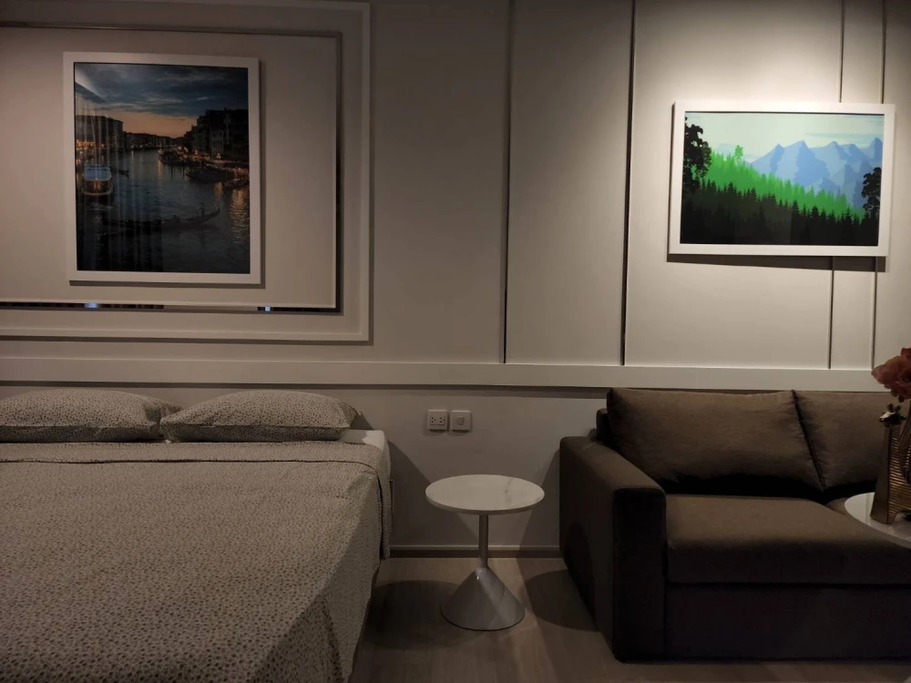 For sale: Life One Wireless Studio, very high floor (34th floor), fully furnished, just bring your own furniture and move in.
