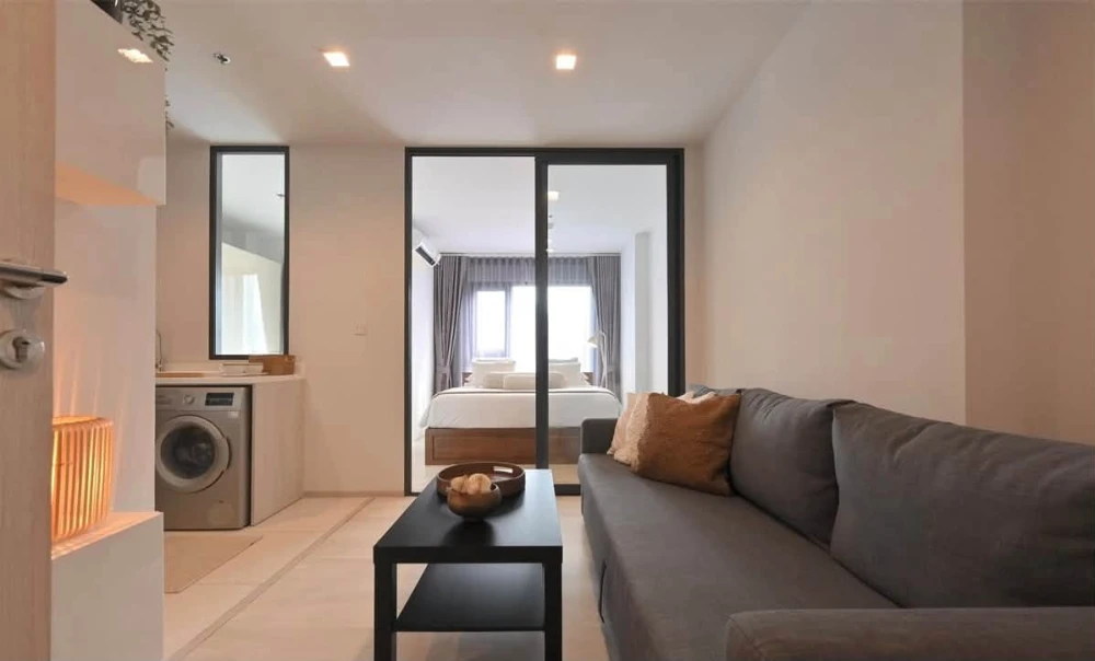 For Sale: Life One Wireless – spacious unit, fully furnished. Book now!
