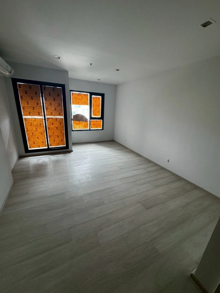 Selling Life One Wireless, empty room, decorated room, don't miss it, location in the city center, hurry or you'll miss out.