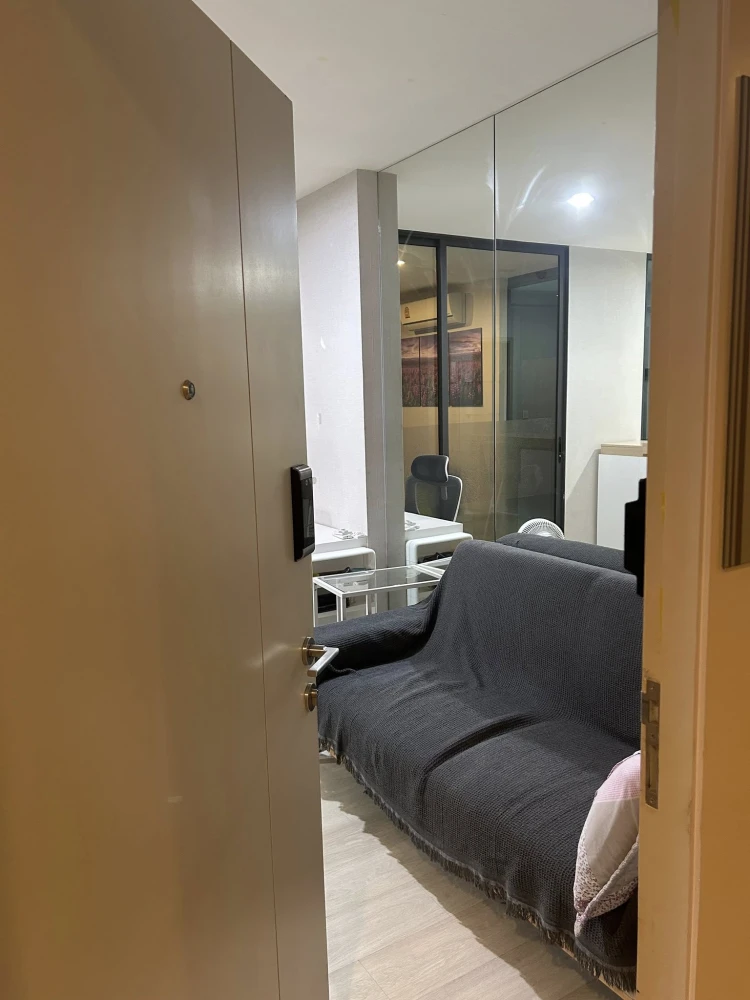 Life Pinklao condo for sale, spacious room, ready to move in, just bring your bags and come. Hurry and reserve now before it's too late.