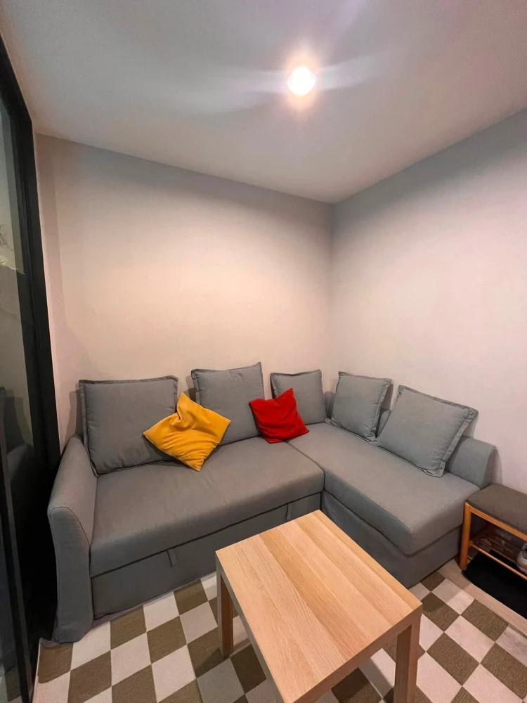 Selling Life Pinklao condo, beautiful pool view, fully furnished and equipped with appliances, ready to move in.