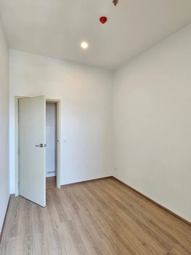 For sale: Life Rama 4 - Asoke Panorama view, 180 degree view of Bang Krachao river, auspicious house number, don't miss it.