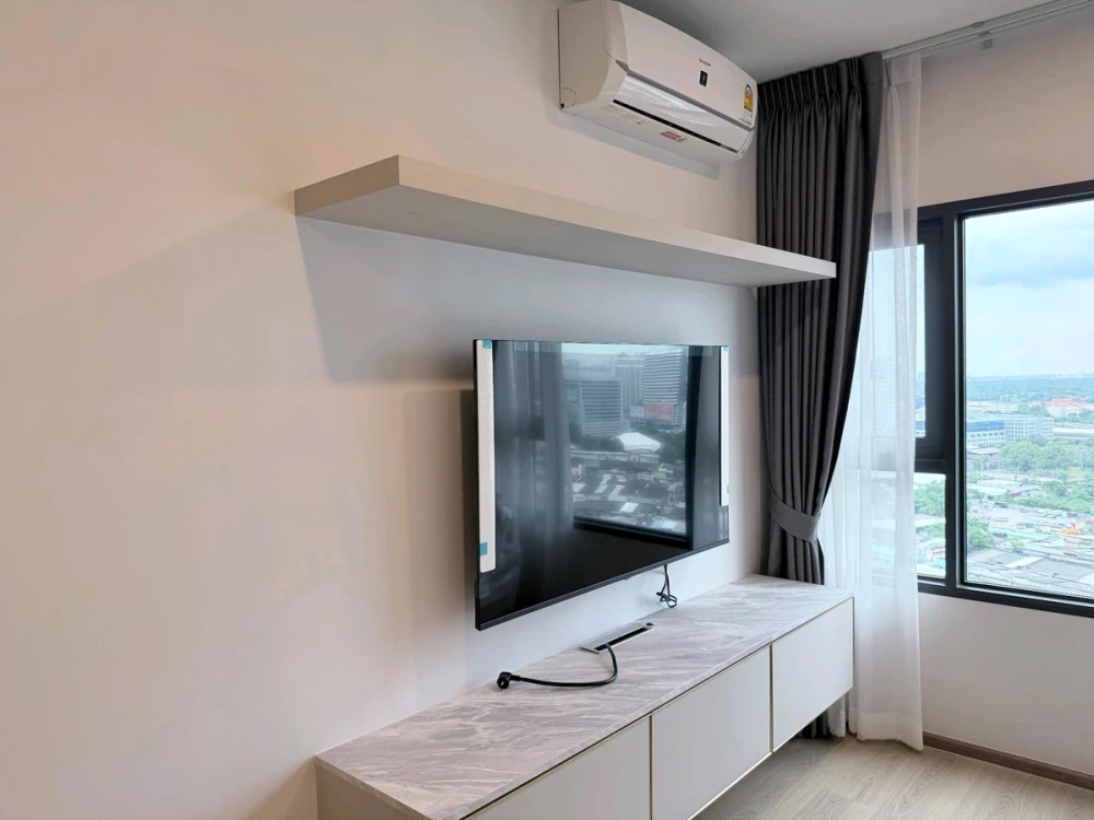 Life Rama 4 - Asoke for sale, 20th floor, fully furnished unit, very livable. Book now! Don't miss out!