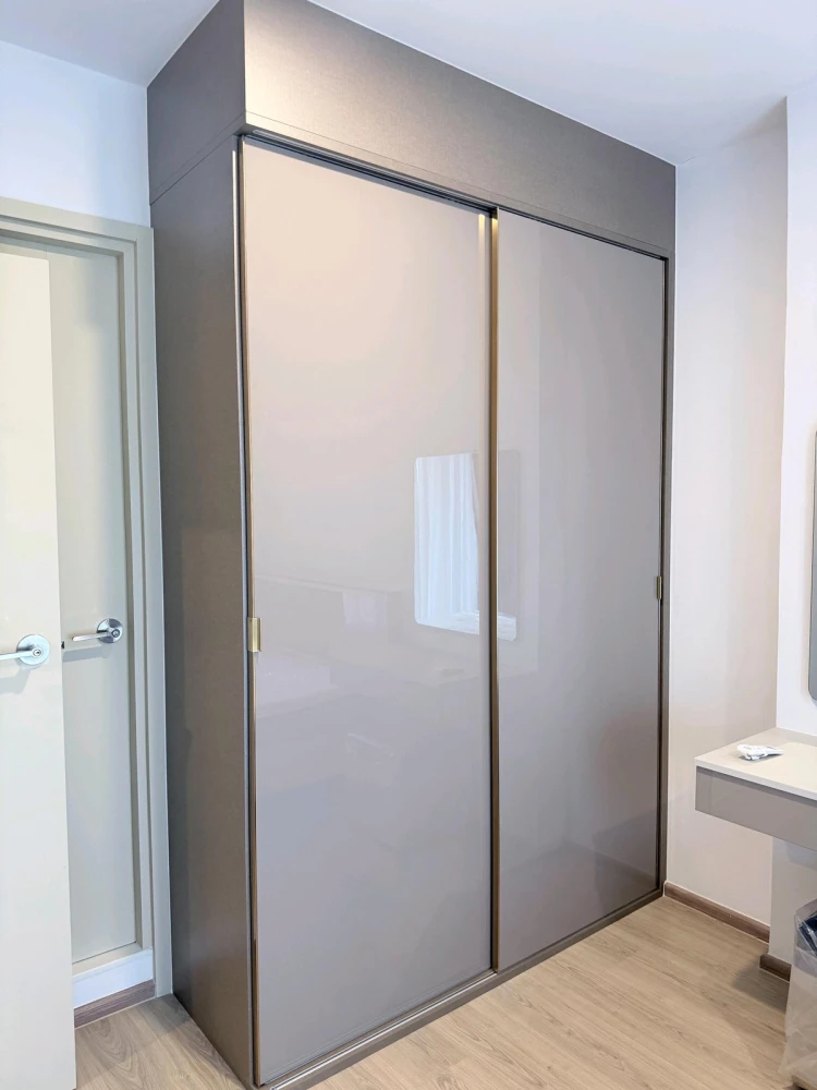 Life Rama 4 - Asoke for sale, 20th floor, fully furnished unit, very livable. Book now! Don't miss out!