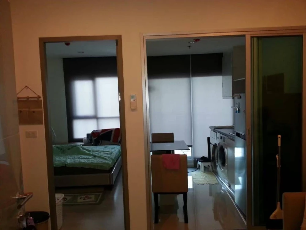 Life Ratchadapisek condo for sale, high floor, ready to move in, fully furnished. Book now!