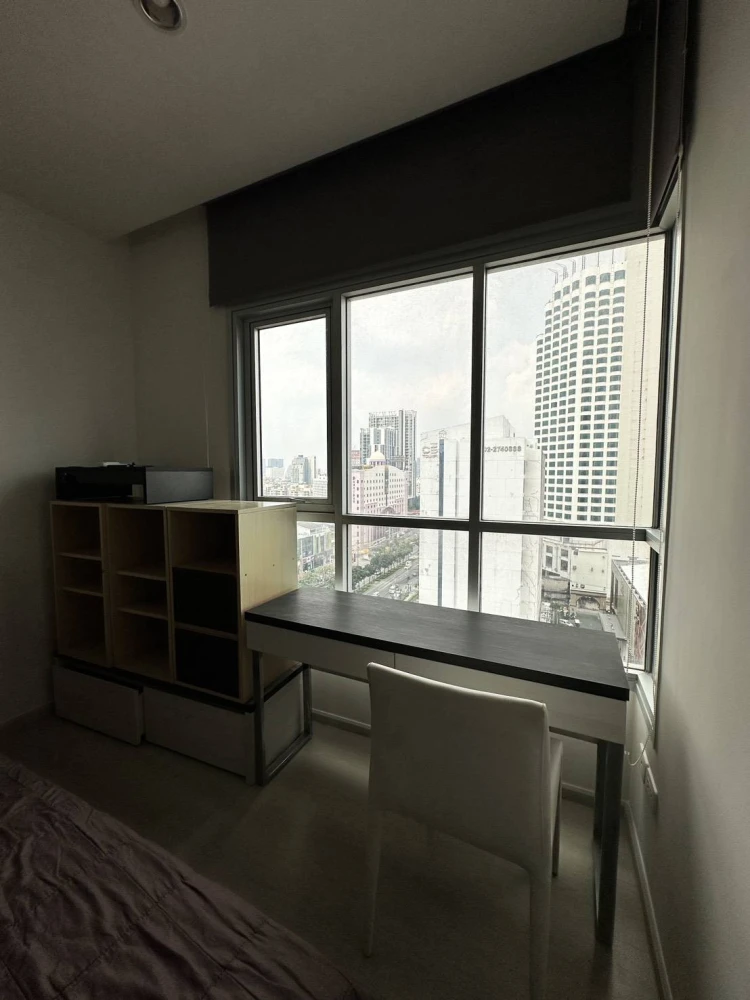 Life Ratchadapisek condo for sale, high floor, ready to move in, fully furnished. Book now!