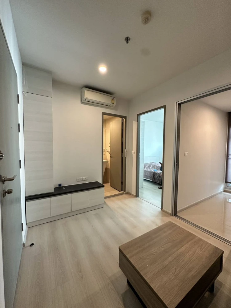 Life Ratchadapisek condo for sale, high floor, ready to move in, fully furnished. Book now!