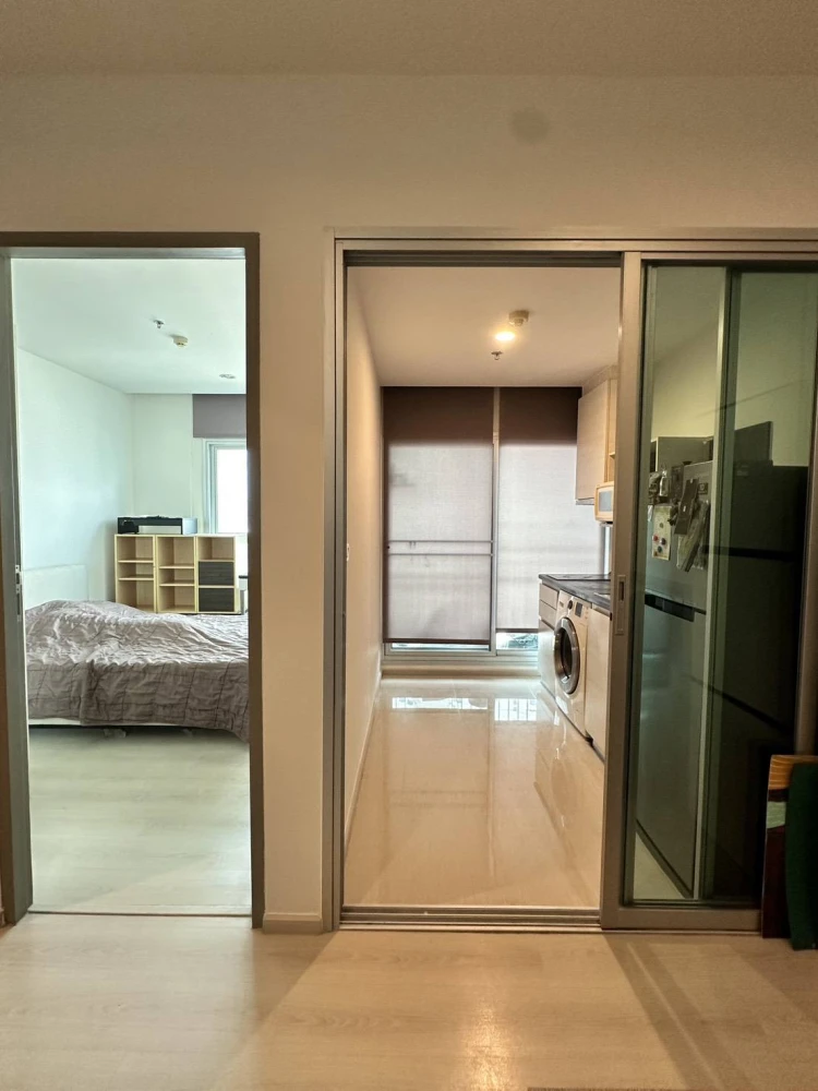 Life Ratchadapisek condo for sale, high floor, ready to move in, fully furnished. Book now!