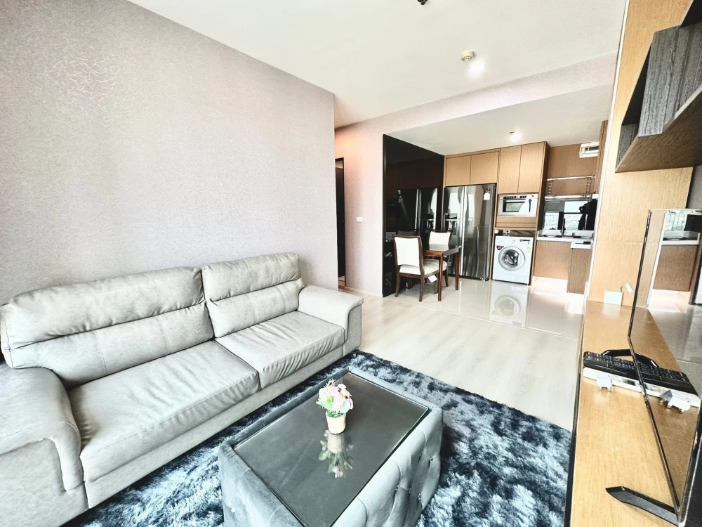 For sale: Life Ratchadapisek, corner unit with privacy, plenty of usable space, beautiful view, not blocked, hurry and reserve now!