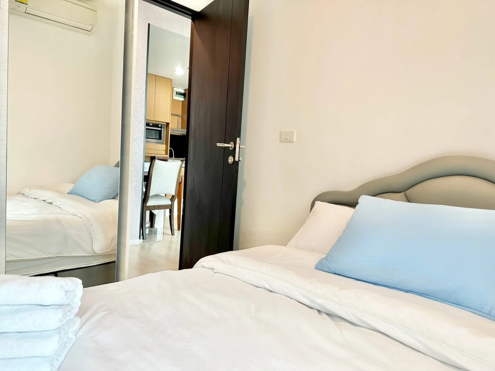 For sale: Life Ratchadapisek, corner unit with privacy, plenty of usable space, beautiful view, not blocked, hurry and reserve now!