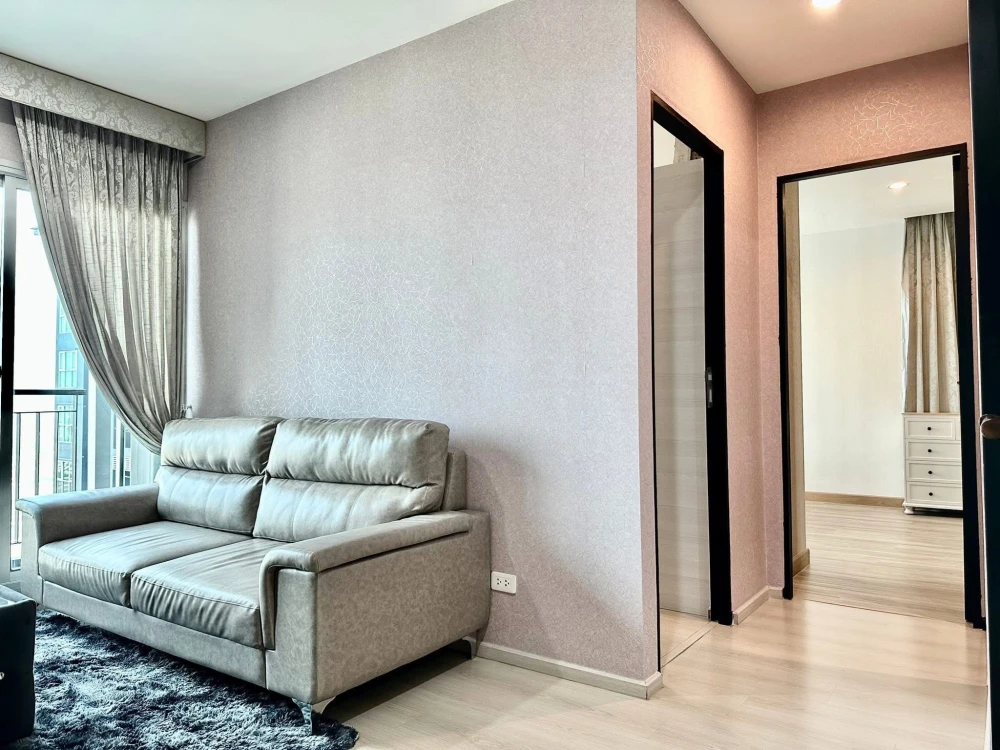 For sale: Life Ratchadapisek, corner unit with privacy, plenty of usable space, beautiful view, not blocked, hurry and reserve now!