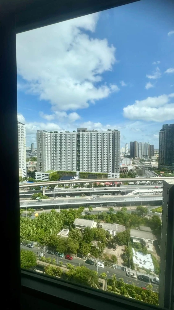 For Sale: Life Sathorn - Sierra. 1-Bedroom Plus unit on a high floor with an unobstructed view and excellent natural light. Fully furnished and ready