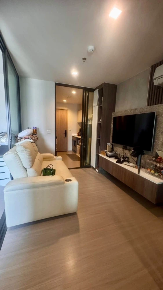 For Sale: Life Sathorn - Sierra. 1-Bedroom Plus unit on a high floor with an unobstructed view and excellent natural light. Fully furnished and ready
