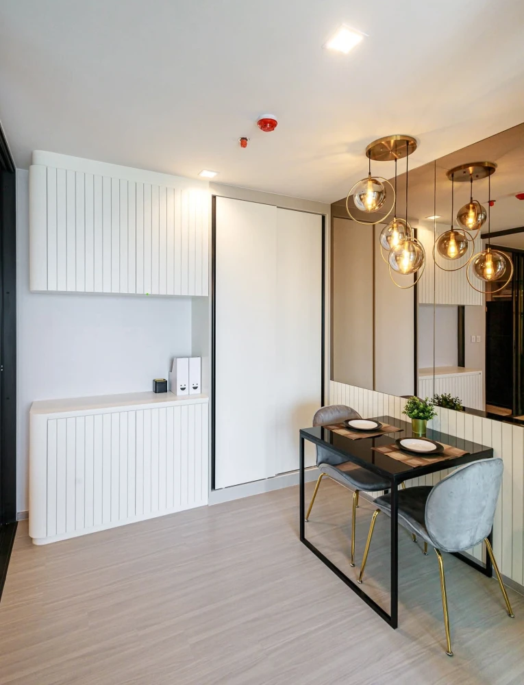 For sale: Life Sathorn-Sierra, Talat Phlu side view, no building blocking the view, no traffic noise, beautiful room, fully furnished, ready to move i