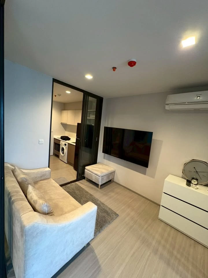 ขาย Life Sathorn Sierra ห้องอยู่ชั้นสูงมากๆ หน้าต่างห้องเห็นรถไฟฟ้าตลาดพลู พร้อมเครื่องใช้ไฟฟ้าเเละเฟอร์นิเจอร์ รีบจองเลย