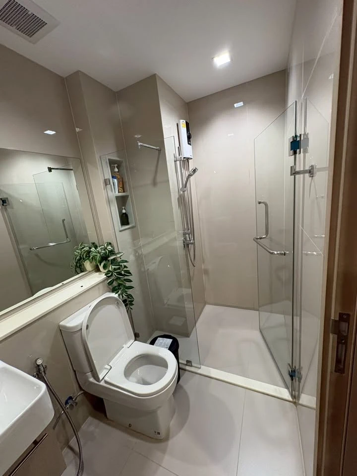 ขาย Life Sathorn Sierra ห้องอยู่ชั้นสูงมากๆ หน้าต่างห้องเห็นรถไฟฟ้าตลาดพลู พร้อมเครื่องใช้ไฟฟ้าเเละเฟอร์นิเจอร์ รีบจองเลย