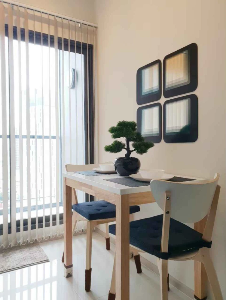 Life Sukhumvit 48 for sale. High floor unit, fully furnished, spacious. Book now!