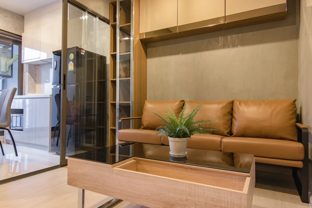 Selling LIFE Sukhumvit 48, fully furnished with built-in furniture throughout, Loft style decoration, and complete set of appliances. Book now!