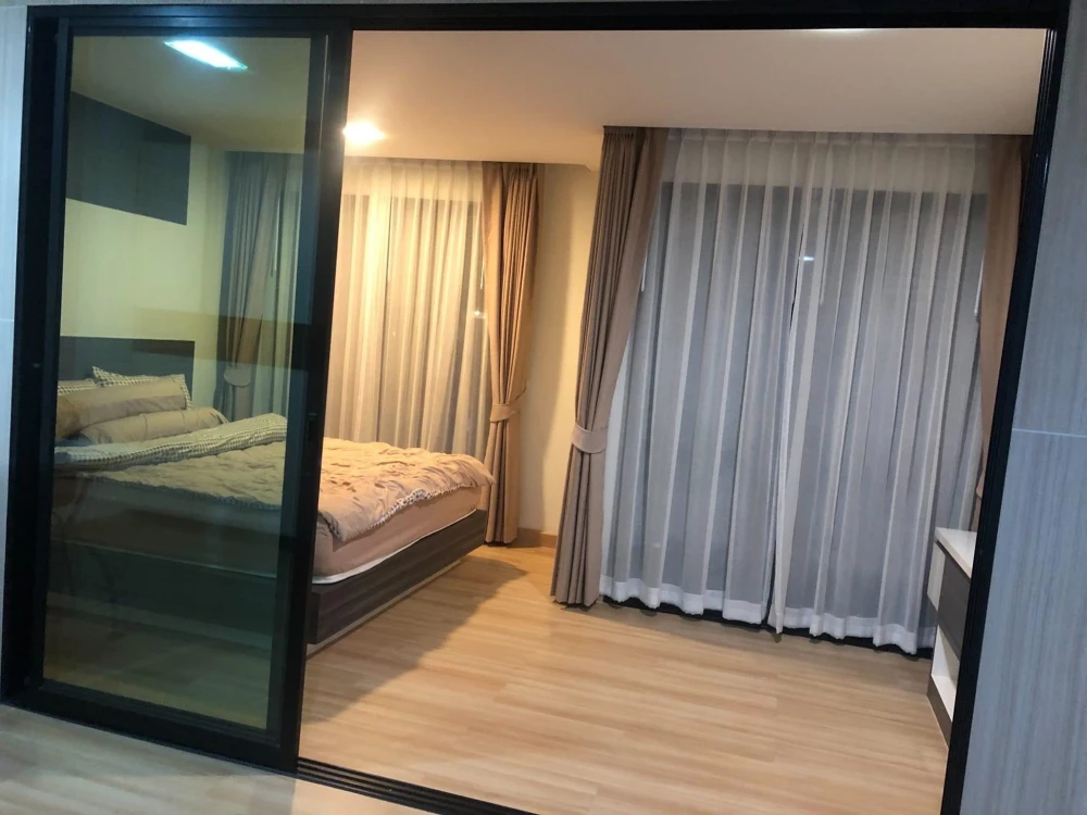 Living Avenue Bangsaen for sale, spacious room with plenty of usable space, comes with complete facilities, swimming pool view, reserve now.