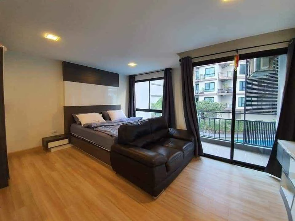 For Sale: Living Avenue Bangsaen – 2nd-floor unit with a pool view. Great location, convenient access. Book now! images