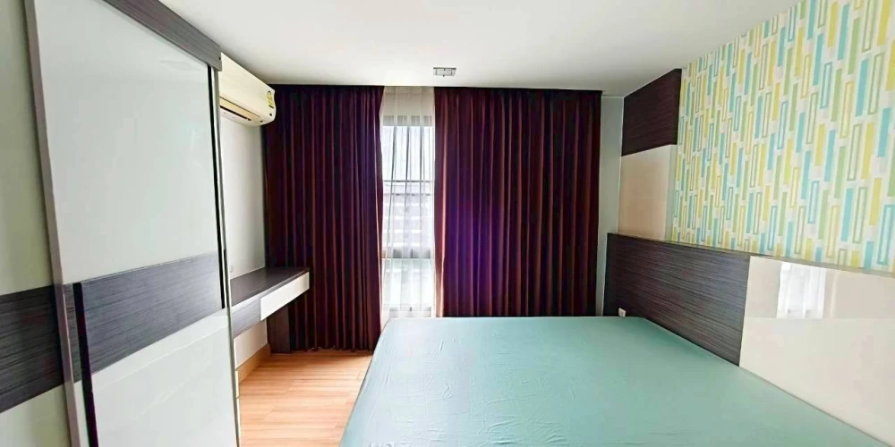 For sale: Living Avenue Bangsaen, a lovely room on the 7th floor with beautiful wallpaper. Comes fully furnished. Reserve now!
