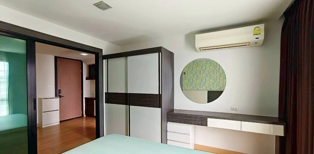 For sale: Living Avenue Bangsaen, a lovely room on the 7th floor with beautiful wallpaper. Comes fully furnished. Reserve now!