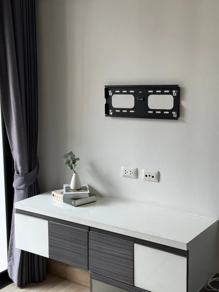 For sale: Living Avenue Bangsaen Studio room, decorated in a cool theme, comes with complete furniture. Reserve now!