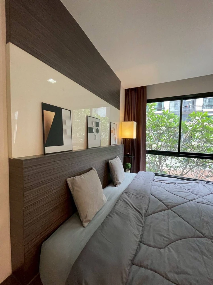 Selling Living Avenue Bangsaen studio apartment. Great location, beautiful view, fully furnished. Book now!