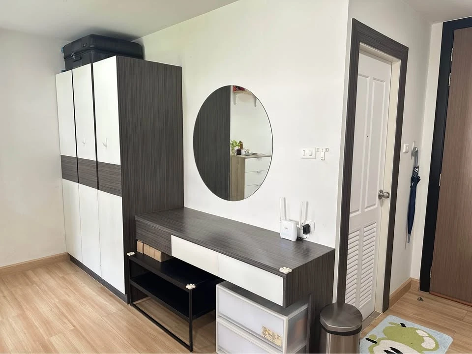 For sale Living Avenue Bangsaen Studio room, large usable area, fully furnished, pool view, hurry and reserve now.