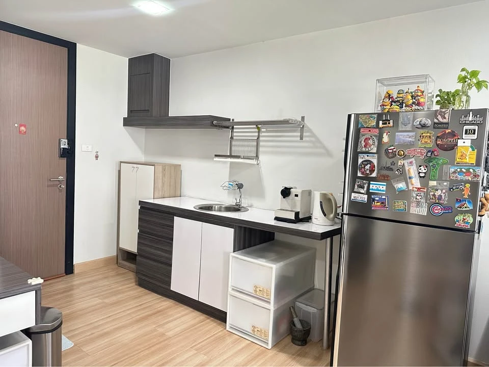 For sale Living Avenue Bangsaen Studio room, large usable area, fully furnished, pool view, hurry and reserve now.