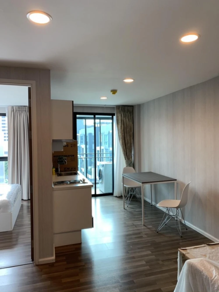 Selling Living Nest Ramkhamhaeng, 8th floor. A lovely unit, fully furnished. Book now!