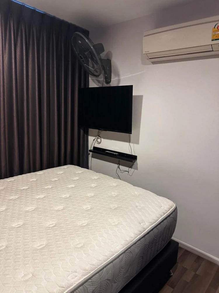 Selling Living Nest Ramkhamhaeng, Building B, 4th floor. Beautiful pink-themed room, fully furnished. Book now!
