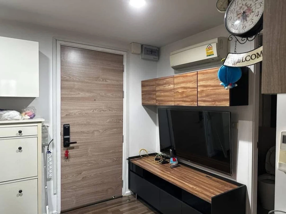Selling Living Nest Ramkhamhaeng, Building B, 4th floor. Beautiful pink-themed room, fully furnished. Book now!